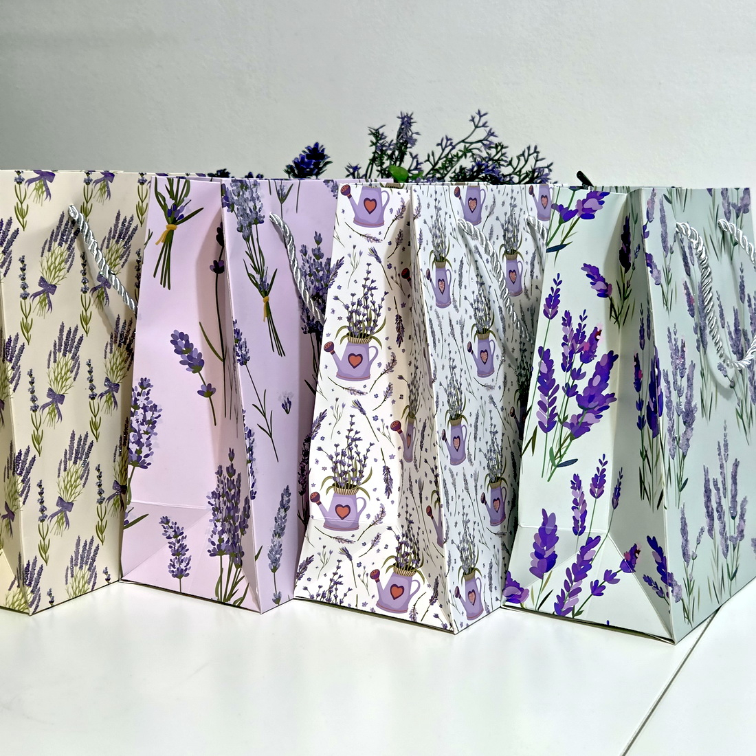 Pungi din hartie cartonata model lavanda 3 23cm x 18cm x 10cm [5]