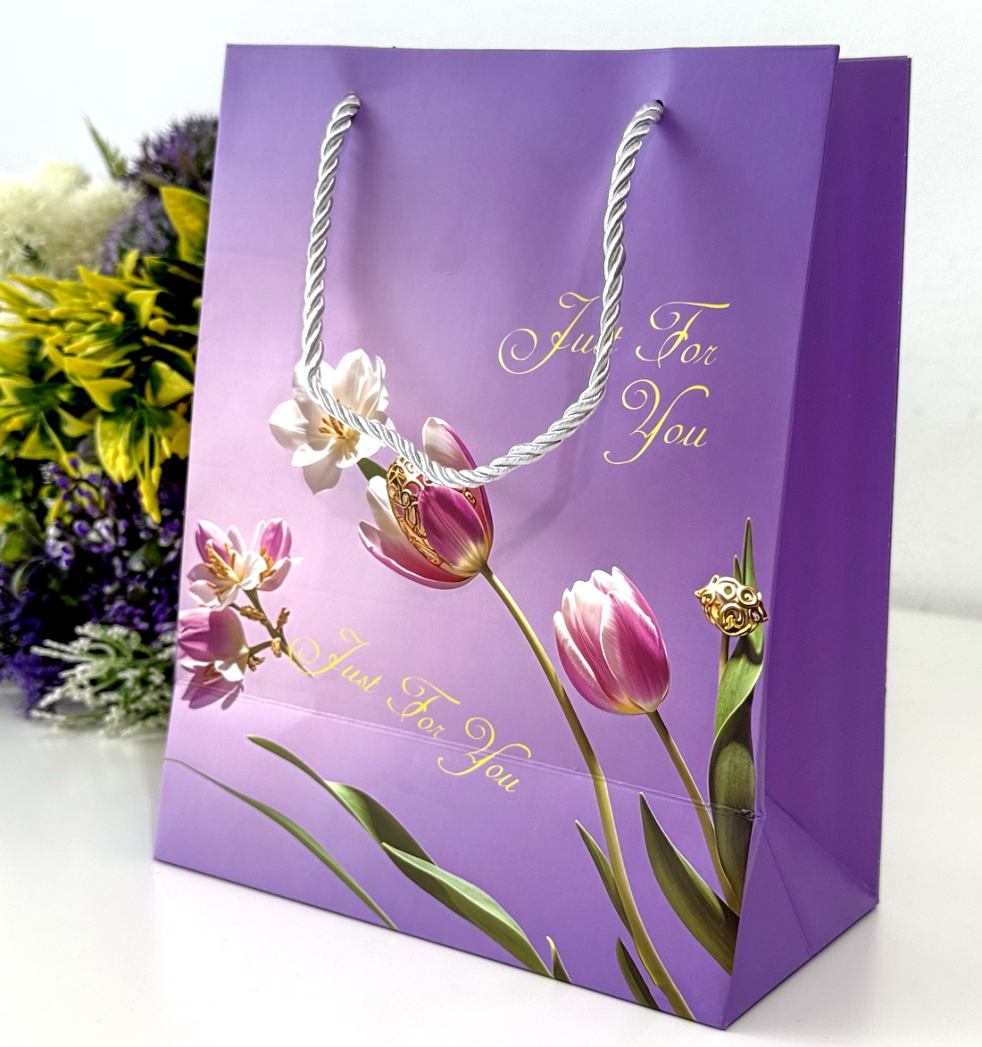 Pungi din carton mov imprimeu flori  23cm x 18cm x 10cm [2]