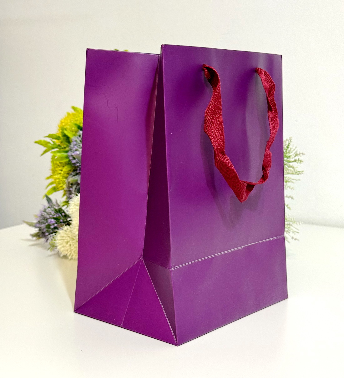 Pungi din hartie cartonata mov cu fereastra 25cm x 18cm x 13cm [4]