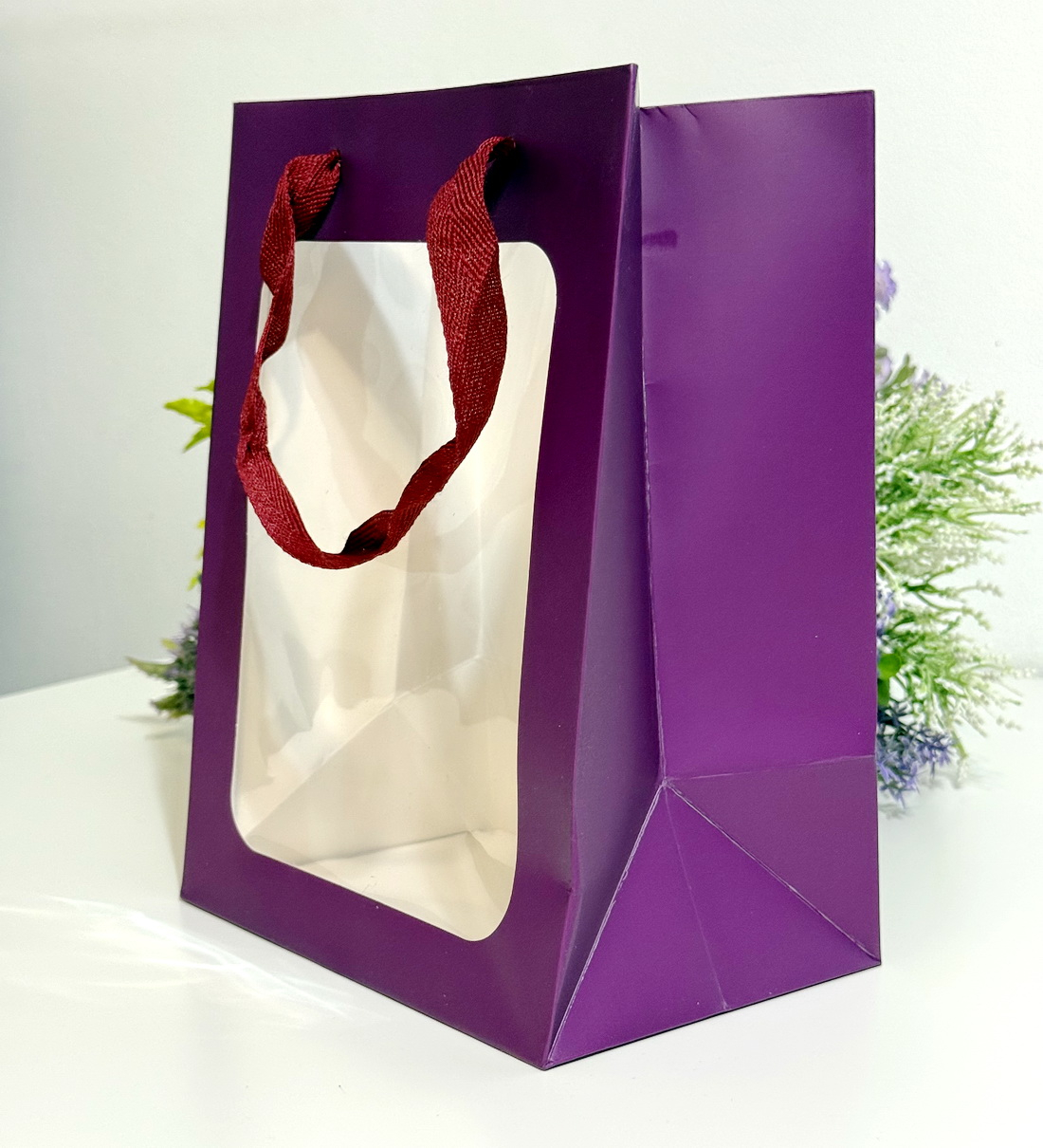 Pungi din hartie cartonata mov cu fereastra 25cm x 18cm x 13cm [2]