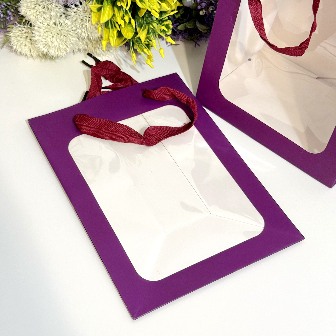 Pungi din hartie cartonata mov cu fereastra 25cm x 18cm x 13cm [5]