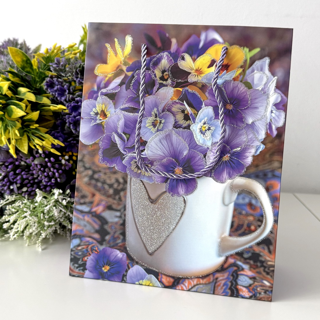 Pungi din hartie cartonata model panselute mov 23cm x 18cm x 10cm [3]