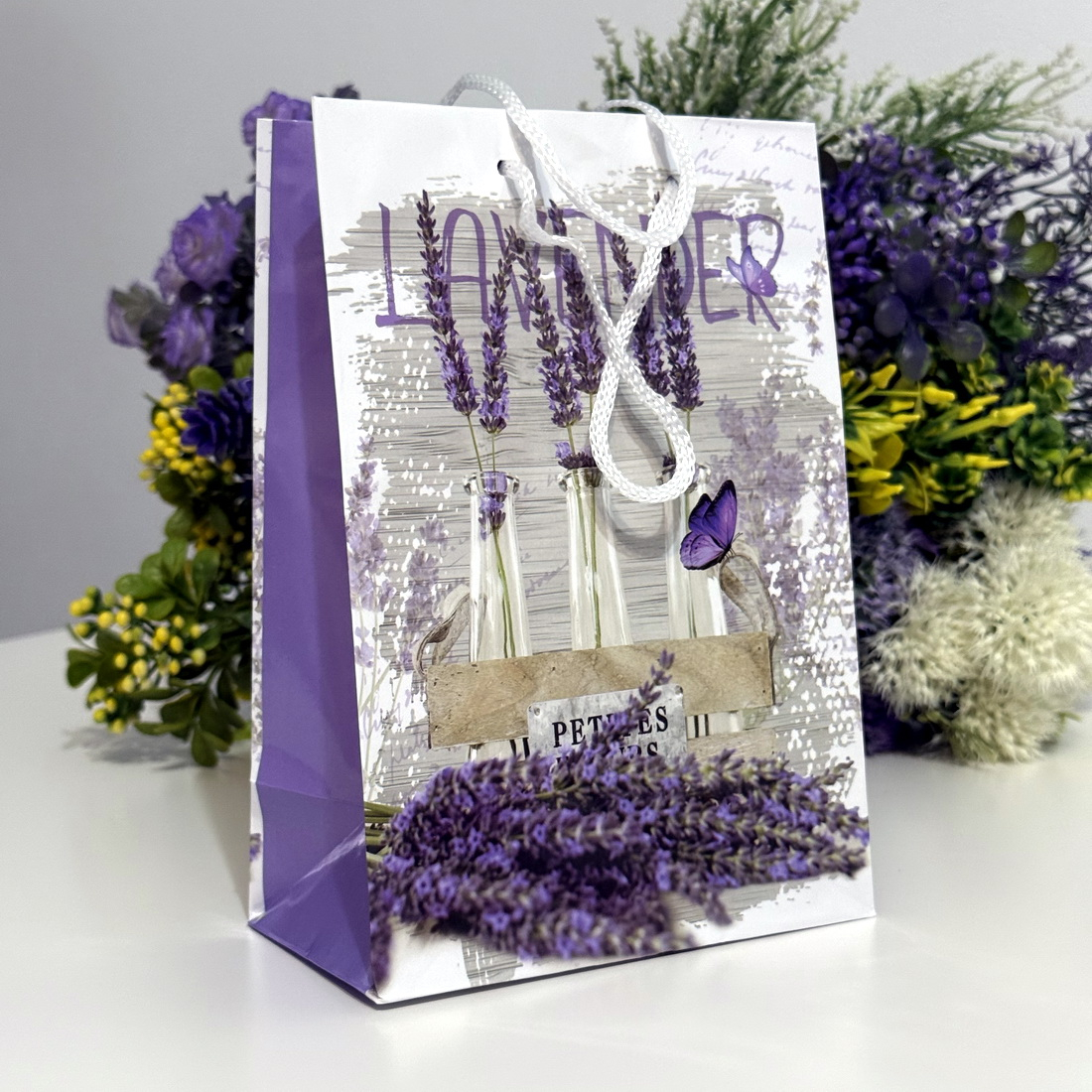 Pungi din hartie lucioasa model lavanda 19.5cm x 14cm x 7cm [2]