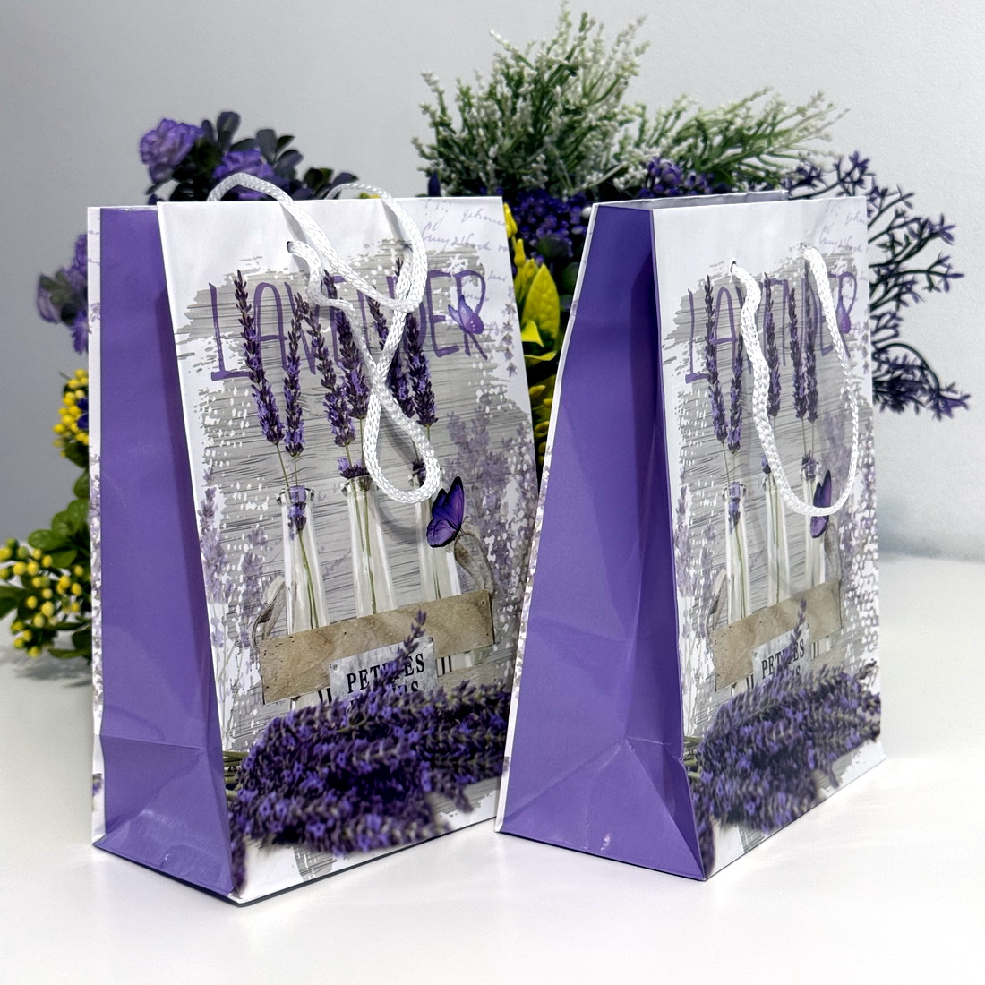 Pungi din hartie lucioasa model lavanda 19.5cm x 14cm x 7cm [3]
