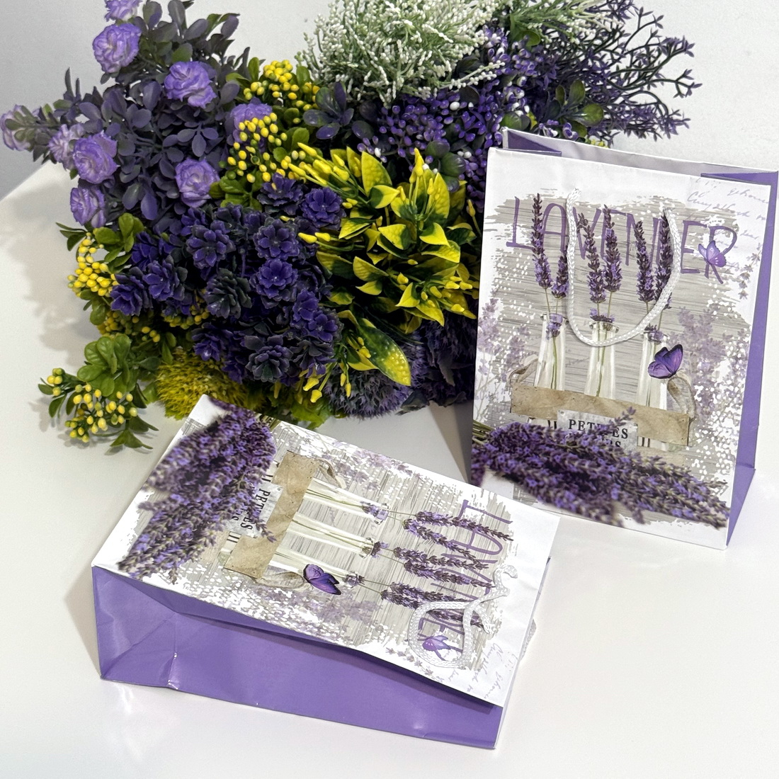 Pungi din hartie lucioasa model lavanda 19.5cm x 14cm x 7cm [6]
