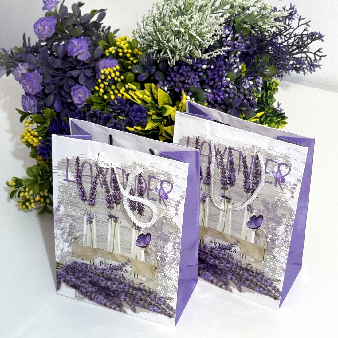 Pungi din hartie lucioasa model lavanda 19.5cm x 14cm x 7cm [5]
