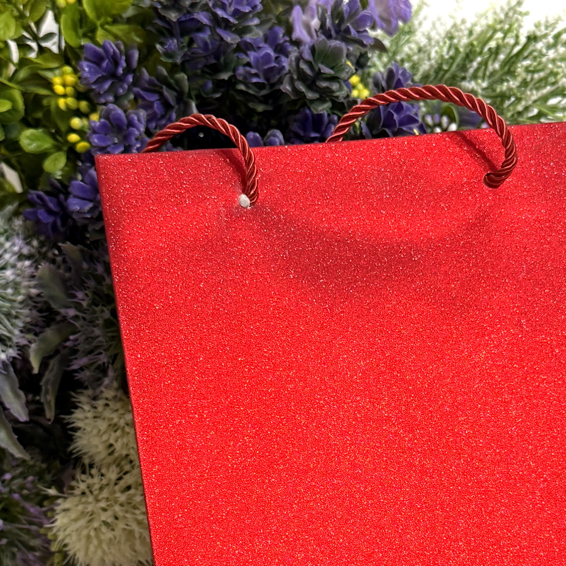 Pungi din carton rosu cu sclipici 14cm x 12cm [6]