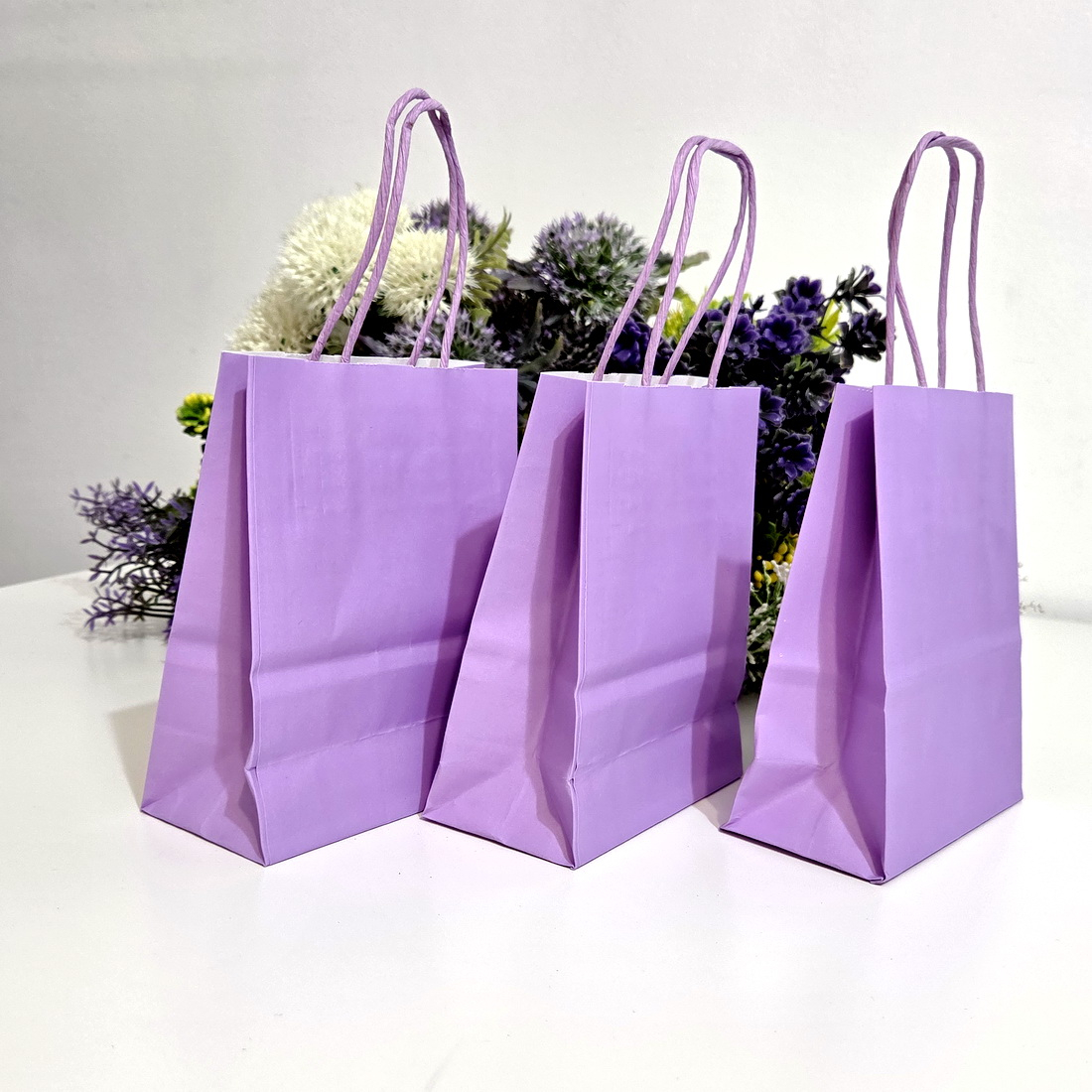 Pungi din hartie mov pentru cadouri 15cm x 12cm [3]