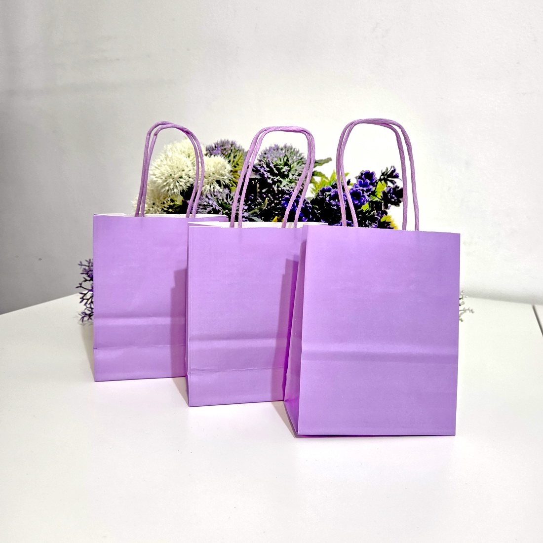 Pungi din hartie mov pentru cadouri 15cm x 12cm [2]