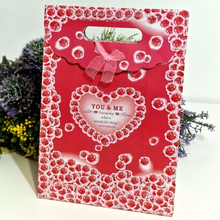 Pungi din hartie rosie - You & Me - cu funda 27cm x 19cm [5]