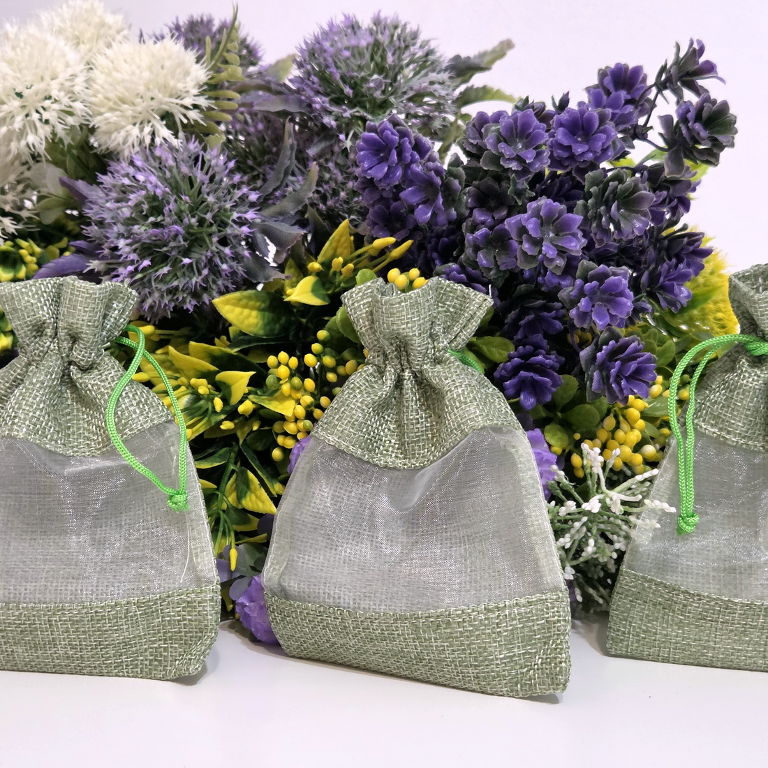 Saculeti din panza verde cu fereastra organza 14 cm x 10 cm [4]