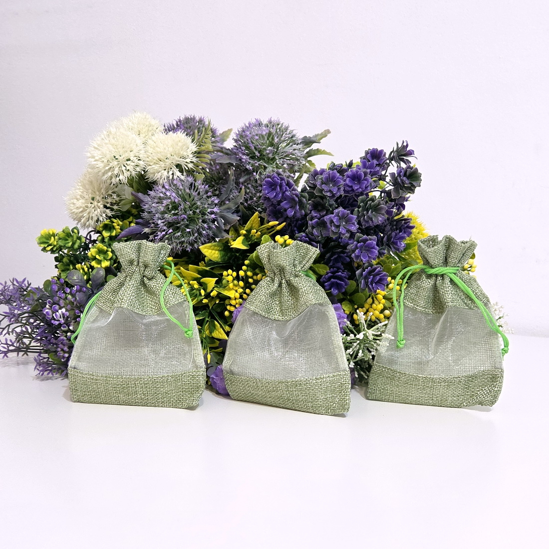 Saculeti din panza verde cu fereastra organza 14 cm x 10 cm [2]