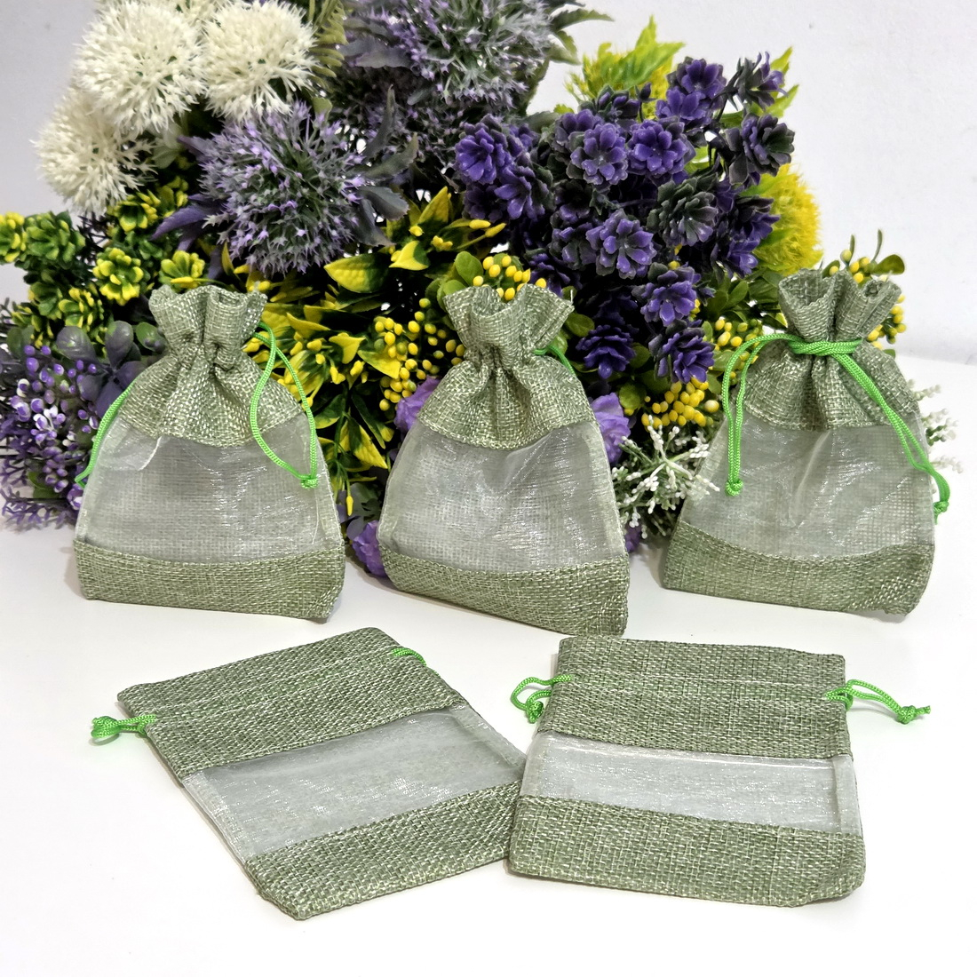 Saculeti din panza verde cu fereastra organza 14 cm x 10 cm [5]