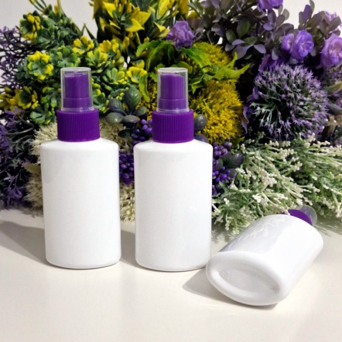 Set 100 flacoane albe plate 100 ml cu pulverizator mov tip spray [3]