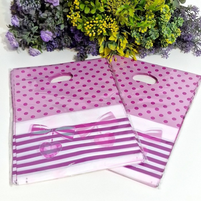 Set 100 pungi din plastic ciclamen cu buline 30cm x 20cm [4]