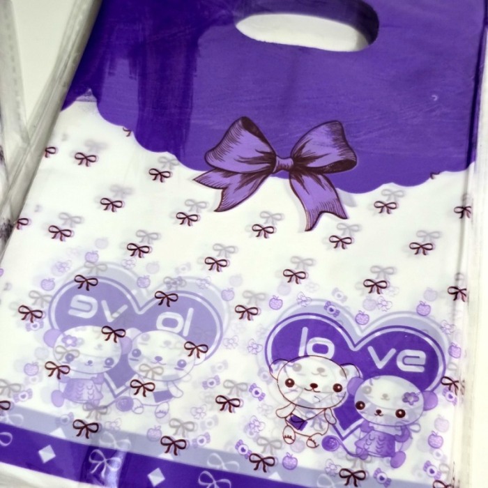 Set 50 pungi din plastic mov cu alb si funda mov 24cm x 18cm [5]