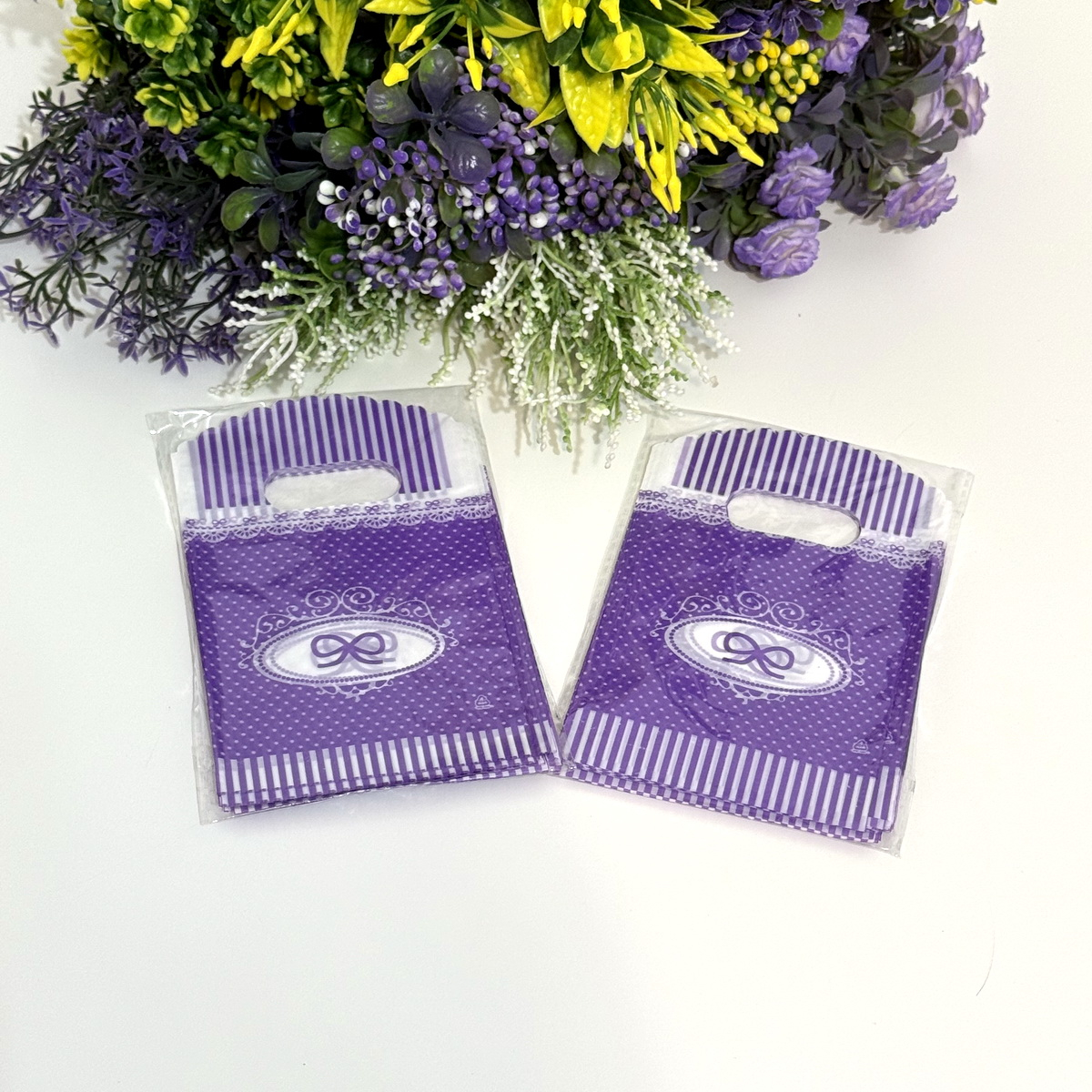 Set 50 pungi din plastic mov cu funda 15cm x 9cm [3]
