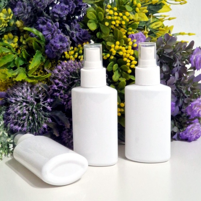 Set 50 flacoane albe plate 100 ml cu pulverizator alb tip spray [4]