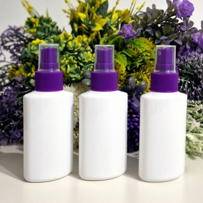 Set 50 flacoane albe plate 100 ml cu pulverizator mov tip spray [2]
