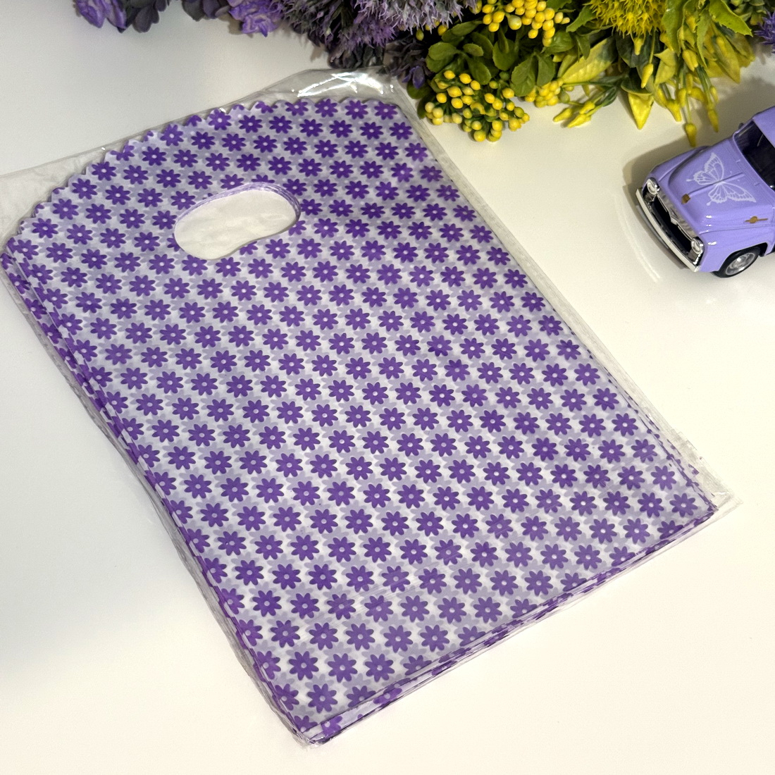 Set 50 pungi din plastic mov imprimeu flori mov 25cm x 18cm [6]