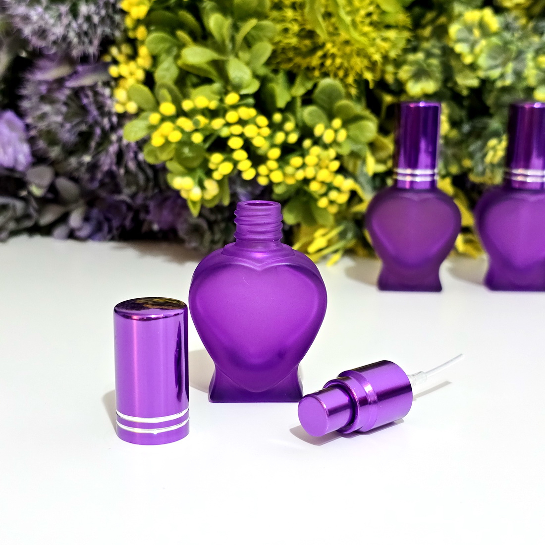 Sticlute din sticla mov 10 ml cu pulverizator pentru parfum [3]