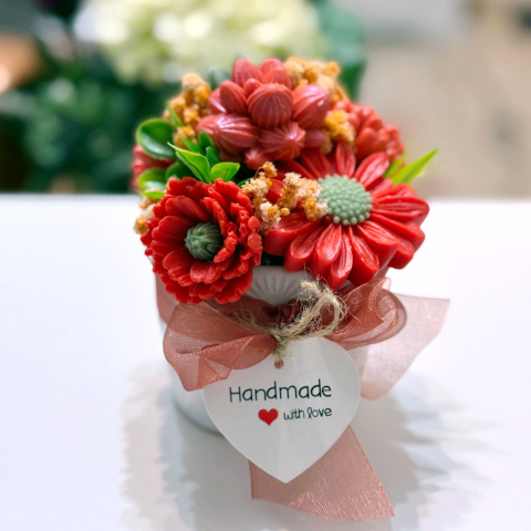 Noutăți - Aranjament din flori de sapun