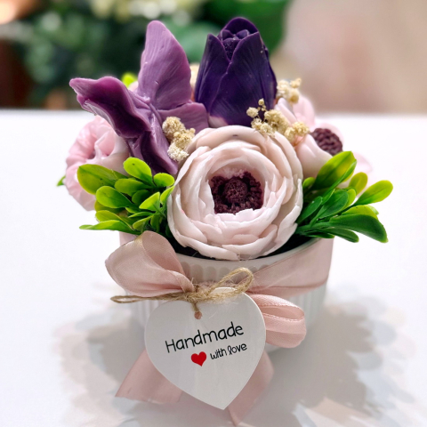 Aranjament din flori de sapun