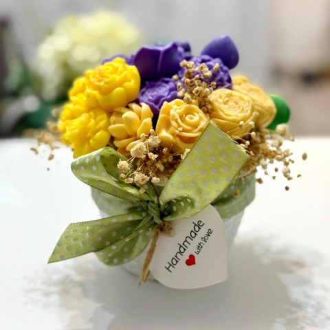 Decoratiuni din sapun - Aranjament din flori de sapun