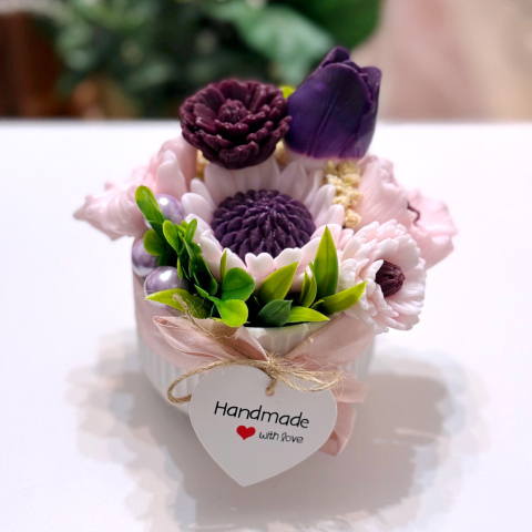 Noutăți - Aranjament din flori de sapun