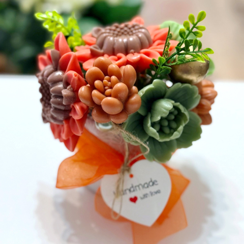 Noutăți - Aranjament din flori de sapun