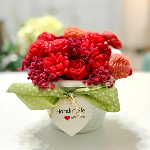 Decoratiuni din sapun - Aranjament din flori de sapun