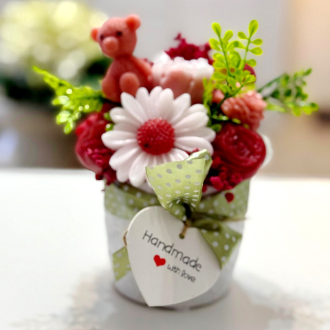 Noutăți - Aranjament din flori de sapun