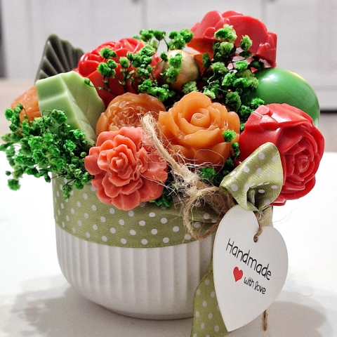 Noutăți - Aranjament din flori de sapun