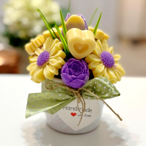 Noutăți - Aranjament din flori de sapun