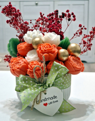 Noutăți - Aranjament din flori de sapun