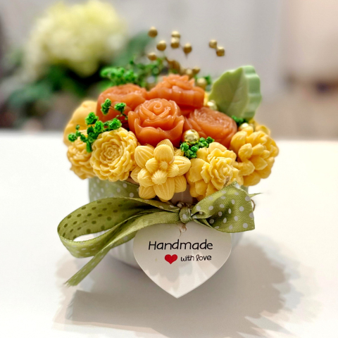 Noutăți - Aranjament din flori de sapun