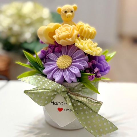 Noutăți - Aranjament din flori de sapun