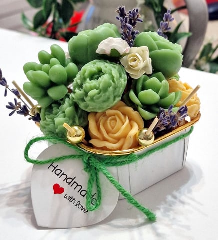 Noutăți - Aranjament din flori de sapun