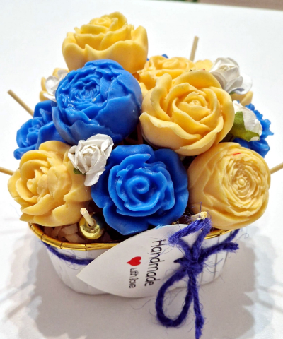 Noutăți - Aranjament din flori de sapun