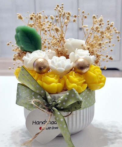 Noutăți - Aranjament din flori de sapun