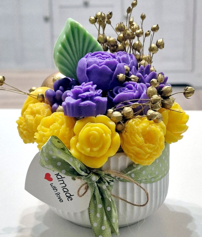 Noutăți - Aranjament din flori de sapun