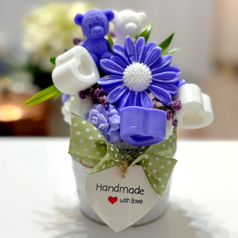 Noutăți - Aranjament din flori de sapun