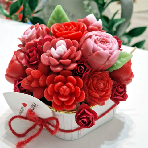 Noutăți - Aranjament din flori de sapun