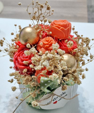 Decoratiuni din sapun - Aranjament din flori de sapun