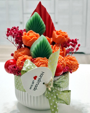 Decoratiuni din sapun - Aranjament din flori de sapun