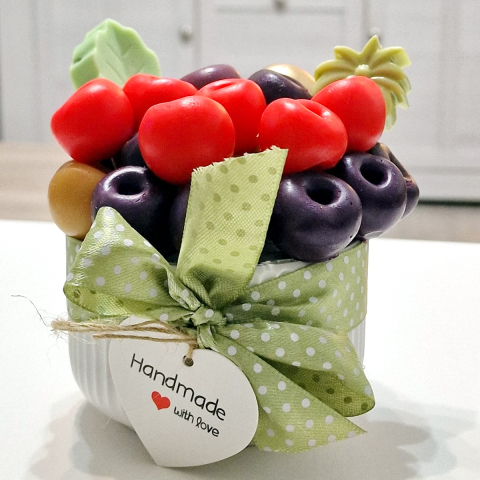 Decoratiuni din sapun - Aranjament din fructe de sapun