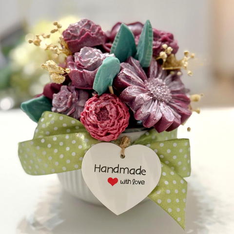 Noutăți - Aranjament din flori de sapun