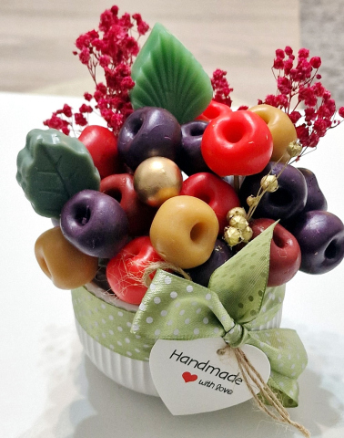 Decoratiuni din sapun - Aranjament din fructe de sapun