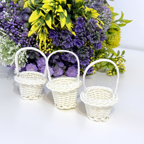 Accesorii diverse - Cosulet alb pentru aranjamente florale cu tortita