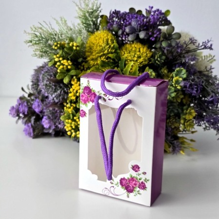 Cutie din carton alb si mov cu fereastra model floral 15cm x 10cm x 4,5cm [4]